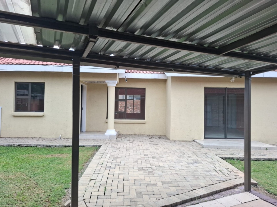 5 Bedroom Property for Sale in Fichardt Park Free State